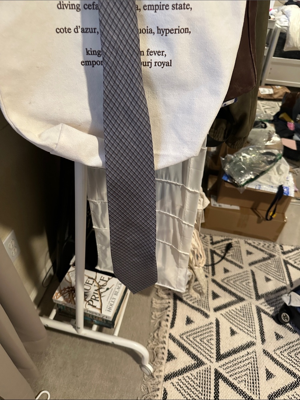 Liz Claiborne Gray Textured Geometric Tie